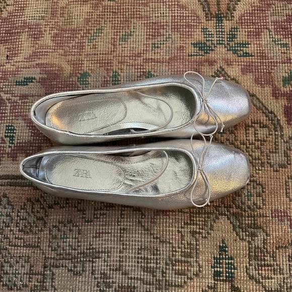 Zara silver ballet flats - Picture 2 of 3